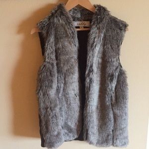 NWOT SEBBY FAUX FUR vest. Super Cute!